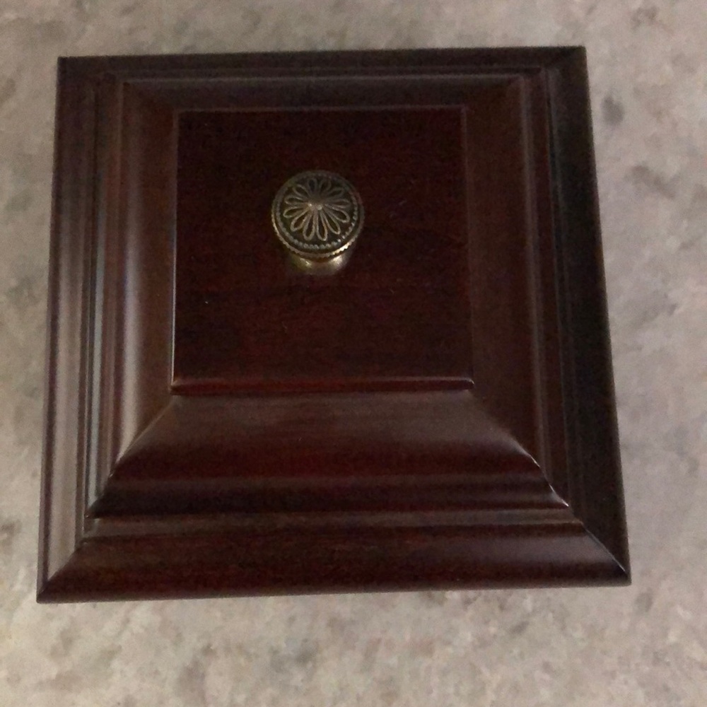- Bombay company jewelry box